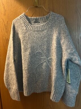 💁‍♀️WOMENS Time and Tru Heather Gray Crewneck Sweater with Knit Bow Accent